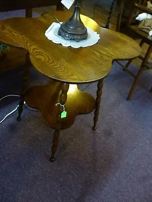 Antique Oak Side Table Clover Leaf Top Turned Legs Parlor Refinished 1900's • $295