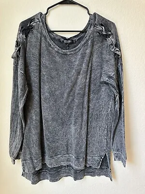 T Party Large Acid Wash Pullover Lace Up Shoulder Detail • £19.29