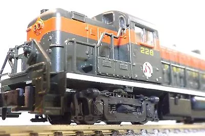 N-Scale Custom Painted GREAT NORTHERN RS-3  #228 • $115