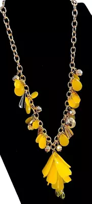 Avon Pretty Petals Necklace. Statement Gold Tone Yellow Petal Beaded 70's Boho • $7.75