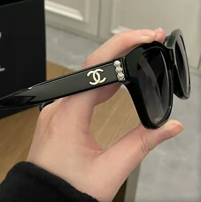 🖤 $600. Chanel Super Popular “2023”Black Square Polarized  W/ Pearls New Cond! • £312.48