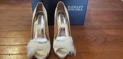 $49.99 • Buy BADGLEY MISCHKA Ginnie Pumps •8.5• Feather Peep Toe Evening White Satin Heels