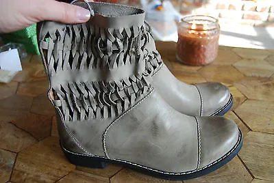 New Modern Vintage Orsa Light Grey Boots Womens Size 36.5 • $19.99