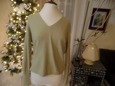 M A G By Magaschoni Beautidul Light Green V Neck Sweater Sz Xl • $17.49