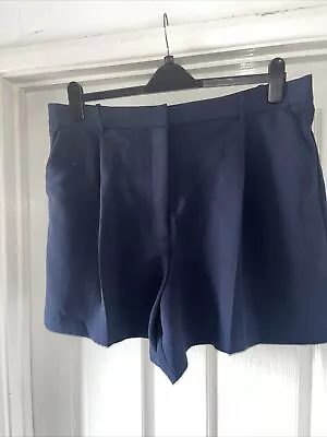 Abercrombie & Fitch Size Xl (16/18) Navy Ladies Chino Style Shorts  • £6.50