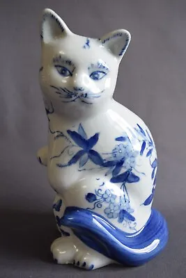 Look! Hand Drawn Mesmerizing Japanese Blue & White Maneki-Neko Beckoning Cat T69 • $59.97