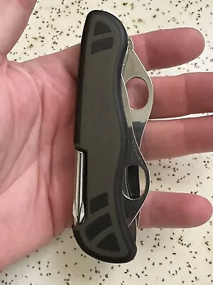 Victorinox Swiss Army Hunter XT Multi-Tool Olive Drab 4.37  Closed • $41