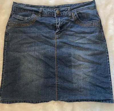 Fall Y2K Style Baccini Womens Denim Mini Skirt Size 8 Blue Cotton Blend • $22