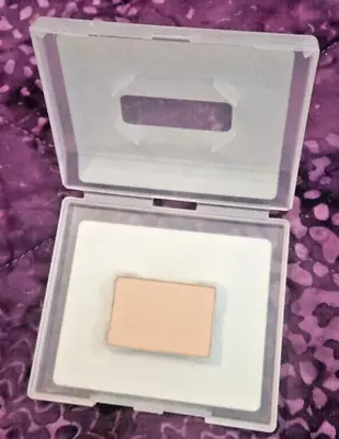 1 Mary Kay Mineral Eye Color - GOLDEN VANILLA   NEW In Plastic Case. • $8