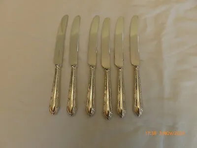 6 VINTAGE SILVER PLATE WALKER & HALL SIDE Or BUTTER KNIVES. RIBBON & BOW PATTERN • £15