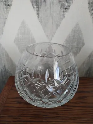 A Lovely Edinburgh Crystal Bowl  • £8