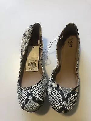 Black And White Snake Print Ballet Flats Size 9 Mossimo Supply Company • $8