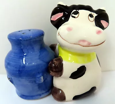 VTG Salt Pepper Shaker 3.5   Farmhouse Country Black White Cow Blue Milk Jug • £7.60