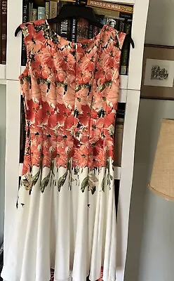 Gabby Skye Floral Fit & Flare Dress Size 4 Perfect Condition Free Shipping  • $21.95