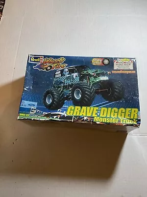 Revell Grave Digger Monster Jam Wheels Of Fire Model 1/25 New • $24.99