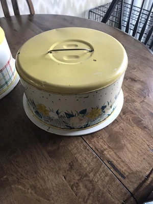 $12.50 • Buy Vintage Metal Tin Cake Carrier