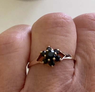 £26 • Buy VINTAGE 9ct GOLD RING LADIES  - Very Pretty Design