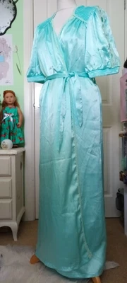 £20 • Buy 💚💚VTG SILKY GREEN  SHEER  NEGLIGEE/ NIGHTDRESS & ROBE SIZE S💚💚1940s Style 