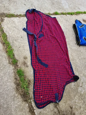 £8 • Buy 5ft3 WAFFLE COOLER