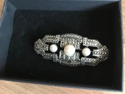 £5 • Buy Marcasite And Pearl Brooch