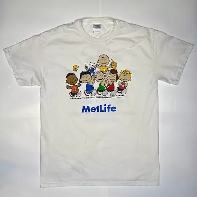 Charlie Brown Peanuts Metlife White Graphic Tshirt Gildan Size Medium • $14.99