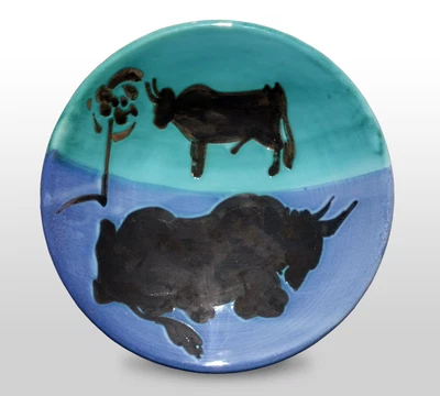 $5100 • Buy Pablo Picasso - 1952 Madoura Ceramic Toros Plate - Alain Ramie No. 161