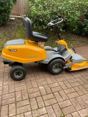 £800 • Buy Stiga Villa 14 HST With Combi Front Deck 95CM Ride On Lawn Mower