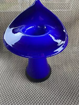 Jack In The Pulpit 10” Cobalt And White Blown Glass Vase • $35