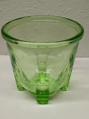 Vintage GREEN VASELINE GLASS FOOTED MEASURING BOWL DISH 2 CUP • $25.99