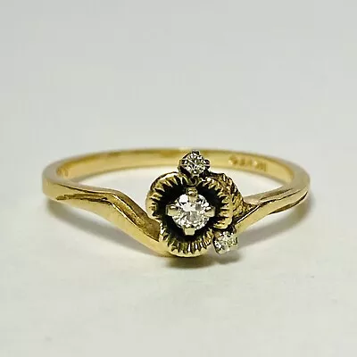 Vintage 14K Yellow Gold 0.07ctw Diamond Flower Size 6.5 Ring 1.88g • $335