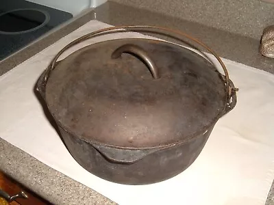 CLASSIC VINTAGE Antique Cast Iron #8 Hanging Caldron / Dutch Oven Pot 8QT? W/lid • $59