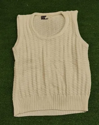 Vintage White Knitted Sweater Vest • $13.50