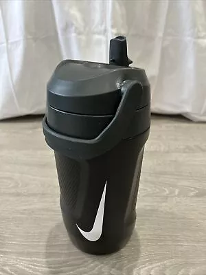 $14.99 • Buy Nike 64 Oz Hyper Fuel Insulated Water Jug Handle Black White BPA Free Chug