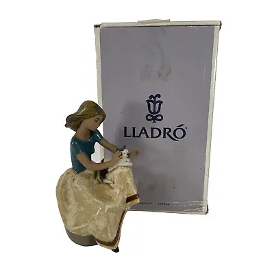 Lladro Repose #2169 Gres Figurine Girl With Kitty Cat Spain - One Broken Finger • $71.99