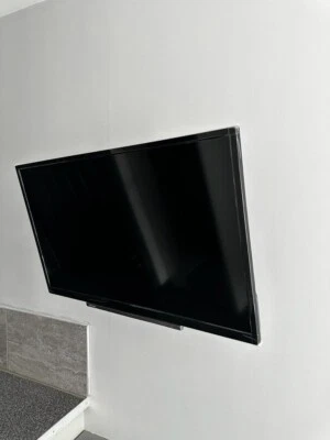 £95 • Buy Toshiba 32WK3C63DB - 32  - HD Ready (Smart TV) With The TV Bracket Included
