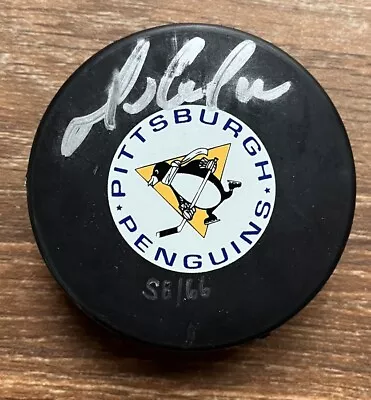 MARIO LEMIEUX Auto/Signed NHL PUCK *Penguins/HOF*  FLEER LEGACY Redemption #/66 • $79.99