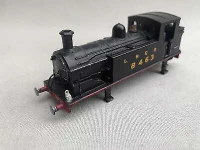 Hornby R252 LNER J83 Class 0-6-0 Tank Locomotive 8463 Body Shell Repaint • £10.49