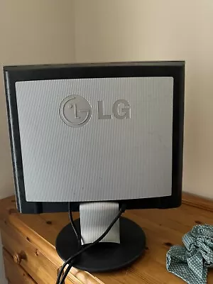 Lg  Flatron L193os • £20