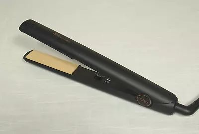 Used GHD 4.2B Classic Styler 1  Flat Iron (Black) PROFESSIONAL PERFORMANCE! • $24.50