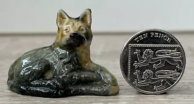 Vintage Wade Whimsie Miniature German Shepherd Figurine 3.1cm • £5.50