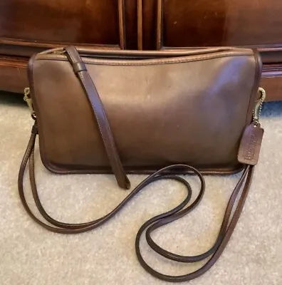 $84.95 • Buy Vtg COACH Leather Zippered Clutch/Basic Bag Wristlet Made In NYC Putty Brown