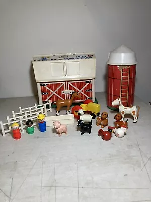 Fisher Price Little Peopl Family Play Farm 915 • $20