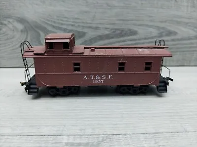 HO Gauge Santa Fe AT&SF 1957 Off Center Cupola Caboose  • $7.50