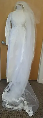 Vintage 1970's White Wedding Dress With Matching Veil Sz. XS • $24.98