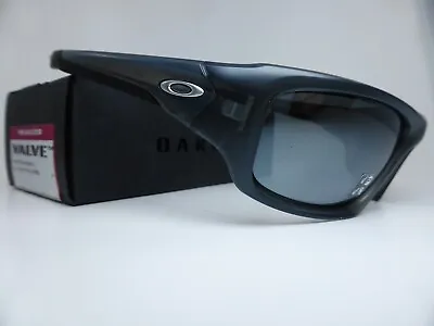 Oakley Sunglasses VALVE Matte Grey Smoke - POLARISED Black Iridium Lens 9236-06 • $179