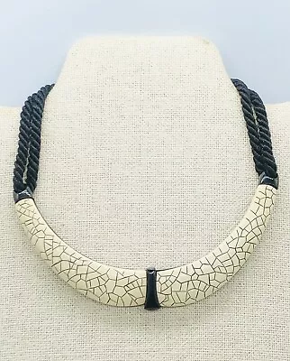 Vtg Crown TRIFARI Unique Black White Off Cream Pendant Necklace Choker 14” • $50