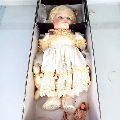  Shirley  Christine Et Cecile/ Mundia Reve De Porcelaine Collectible Doll Rare. • $194.99