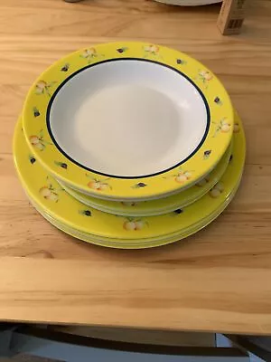 £9.50 • Buy Melamine Dinner Set Used