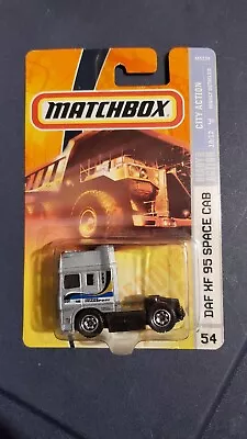 2007 Matchbox DAF HF 95 Space Cab City Action #54 • $4