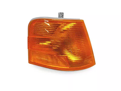 Right = Passenger Corner Signal Light For 1996-2003 Volvo VNL / VNM Series Truck • $39.93